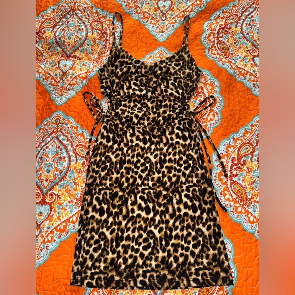 Cut Out Leopard Print Dress🐆